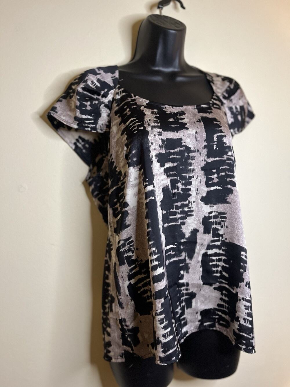 ANN TAYLOR top Size 6  Women Zipper Side Closure work casual